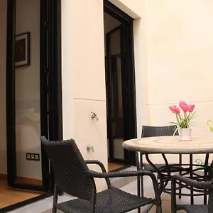 https://apt-downtown-jinetes-deluxe-with-pool-free-parking.hotelsinnerja.org